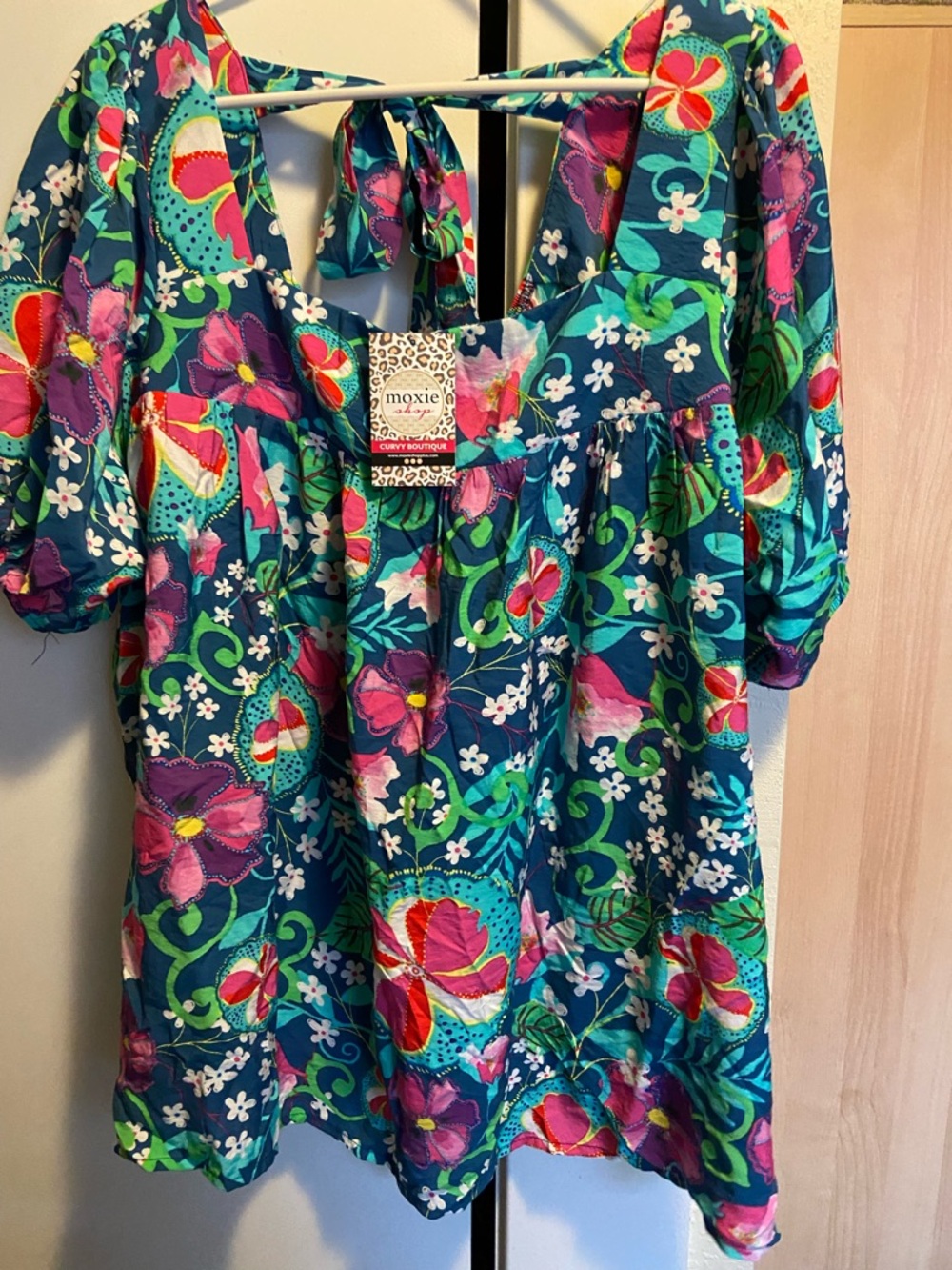 Moxie & Co. Navy Floral Tie-Back Tunic Top